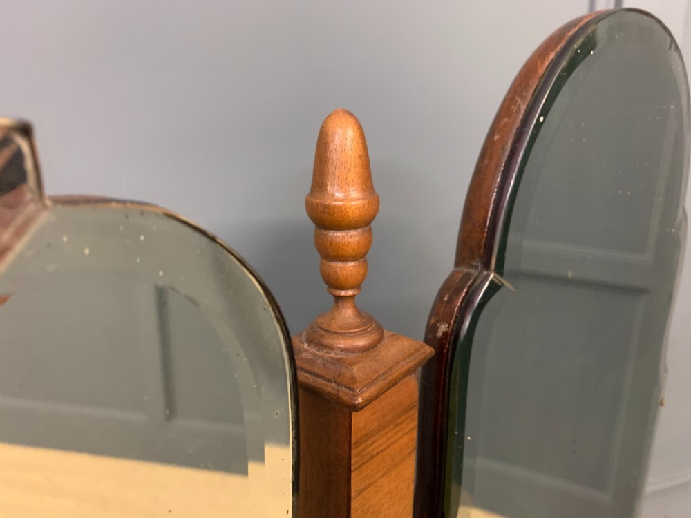 Waring and Gillow Burr Walnut Dressing Table View XIII