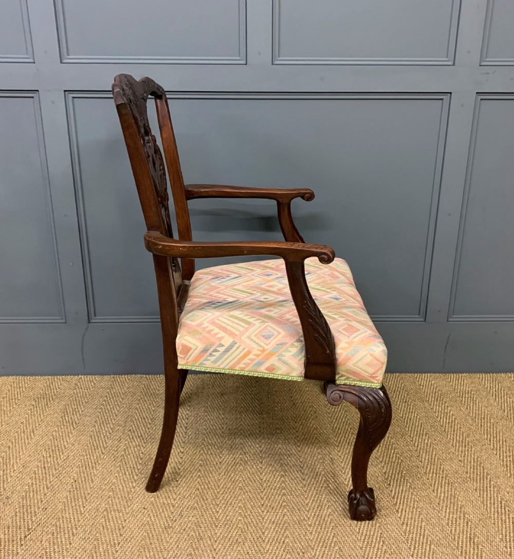 Set of 8 Chippendale Style Mahogany Dining Chairs View XVI