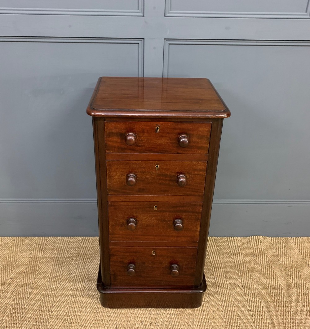 Pair of Victorian Mahogany Bedside Chests View VIII