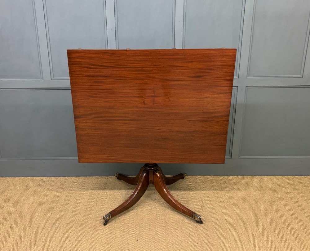 Late 19th Century Figured Mahogany Triple Pillar Dining Table View XXII