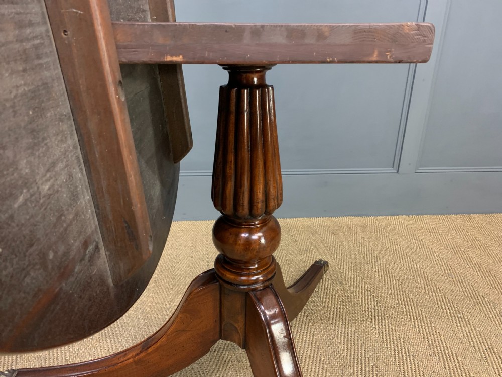 Late 19th Century Figured Mahogany Triple Pillar Dining Table View XXV