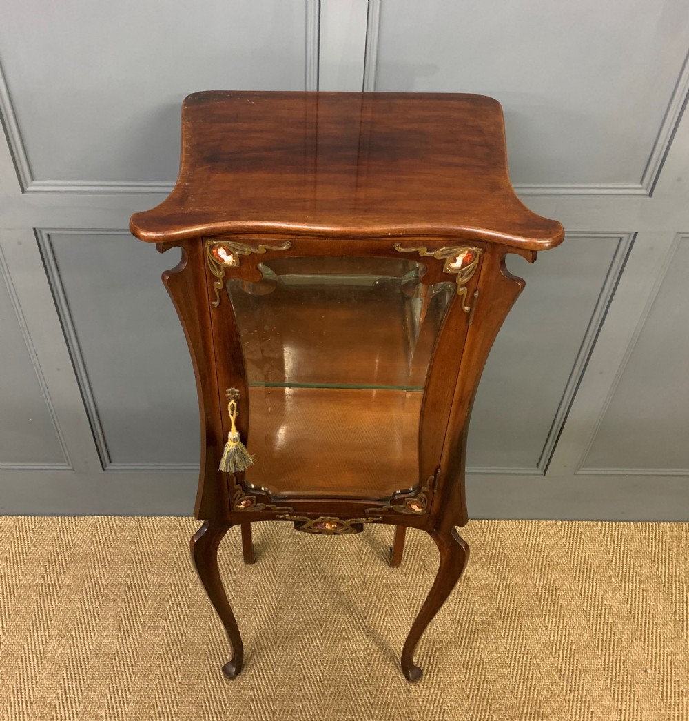 Art Nouveau Mahogany Vitrine View III