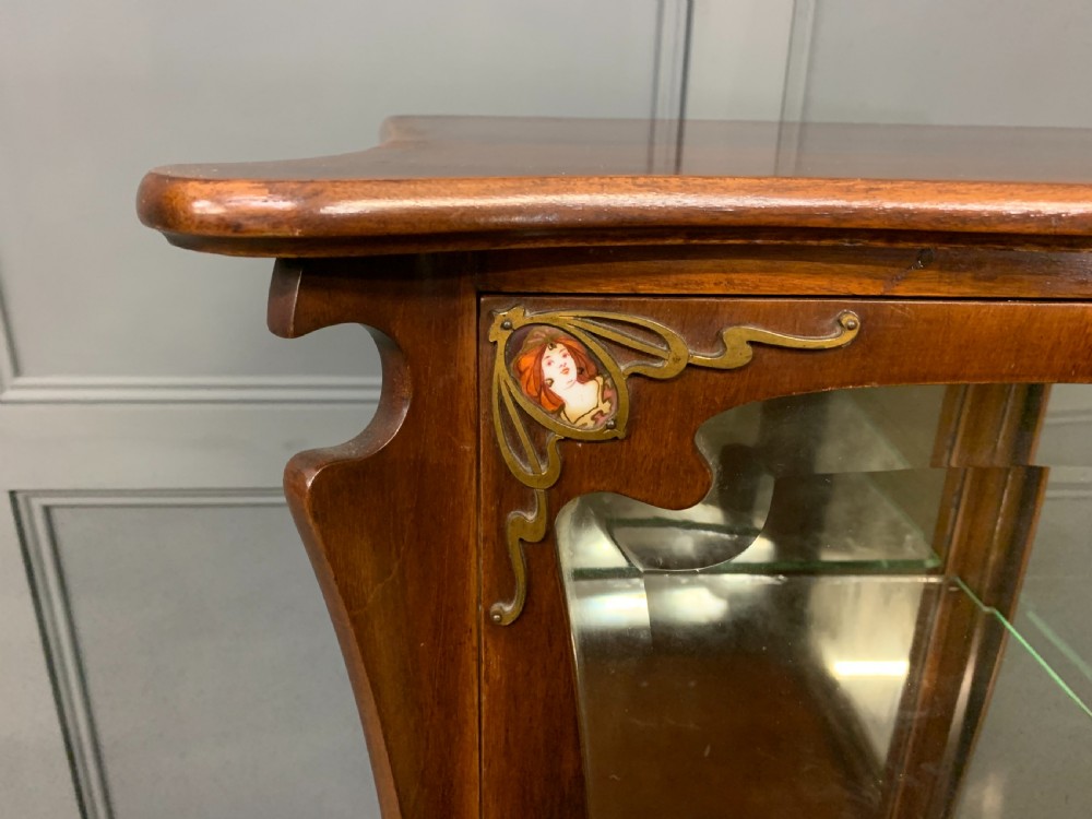Art Nouveau Mahogany Vitrine View IV