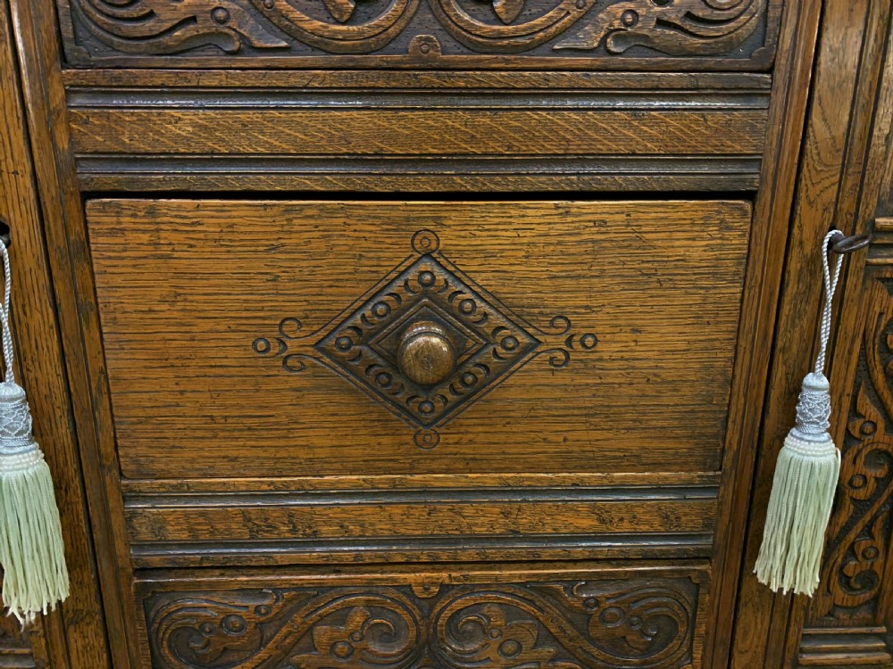 Ipswich Oak Sideboard View VIII
