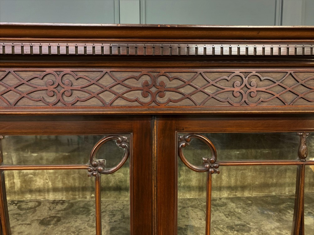 Chippendale Style Mahogany Display Cabinet View XIII