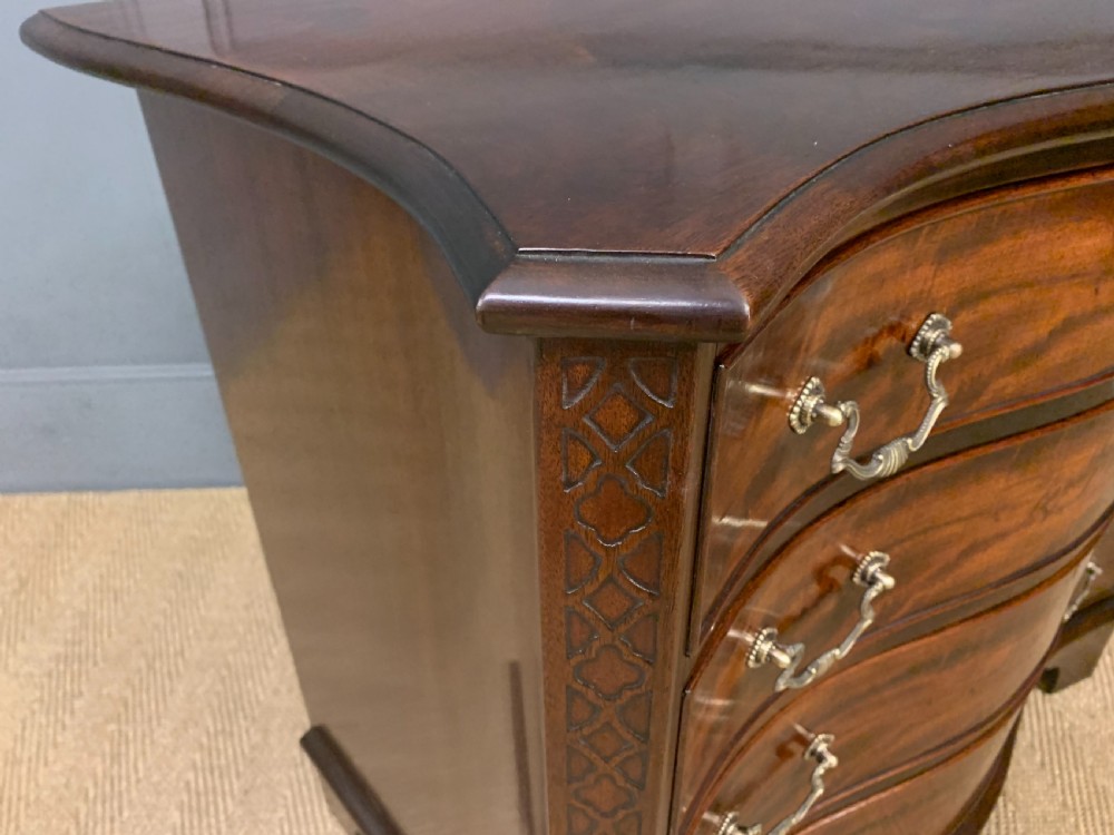 Chippendale Style Serpentine Mahogany Bachelors Chest of Drawers View IX