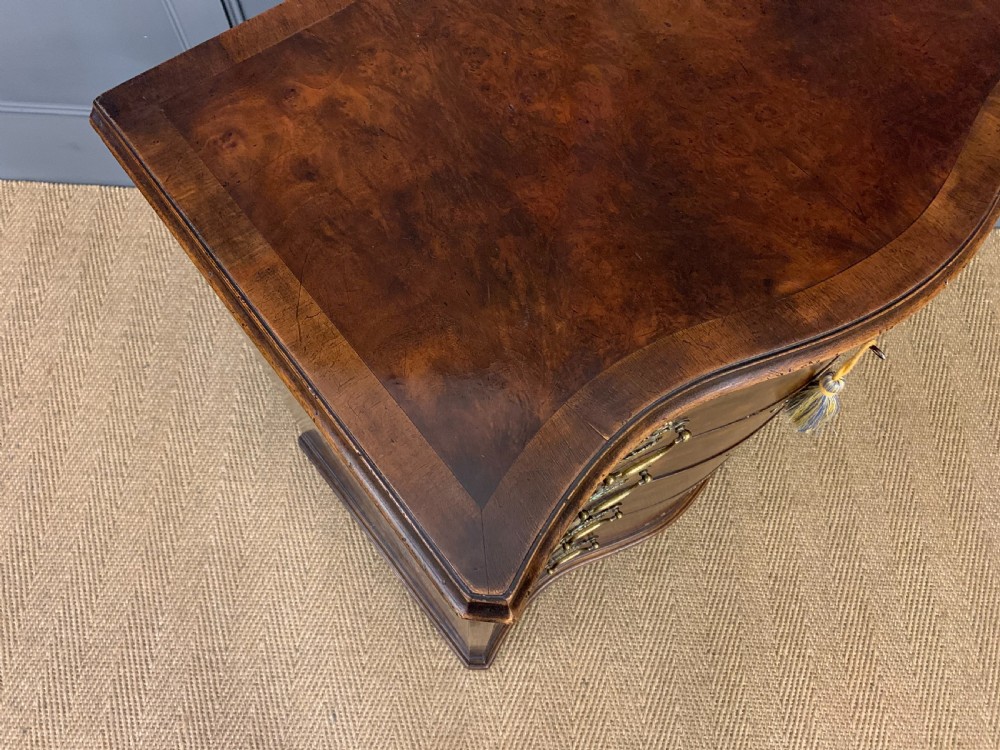 Burr Walnut Serpentine Fronted Bachelors Chest of Drawers View XIII