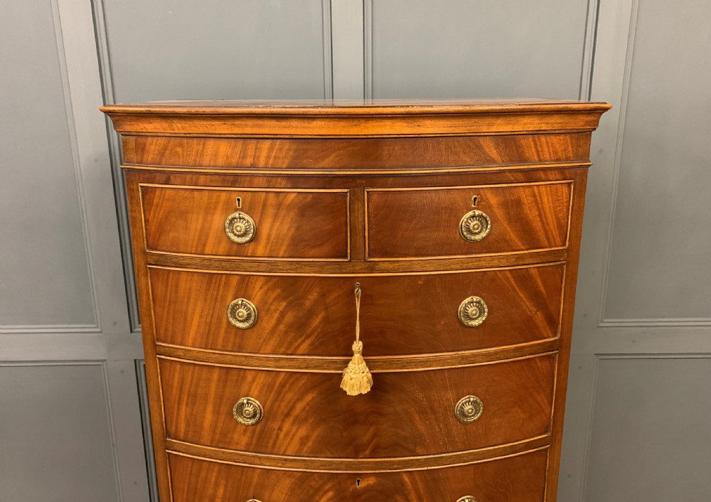 Flame Mahogany Bow Fronted Chest on Chest View VII