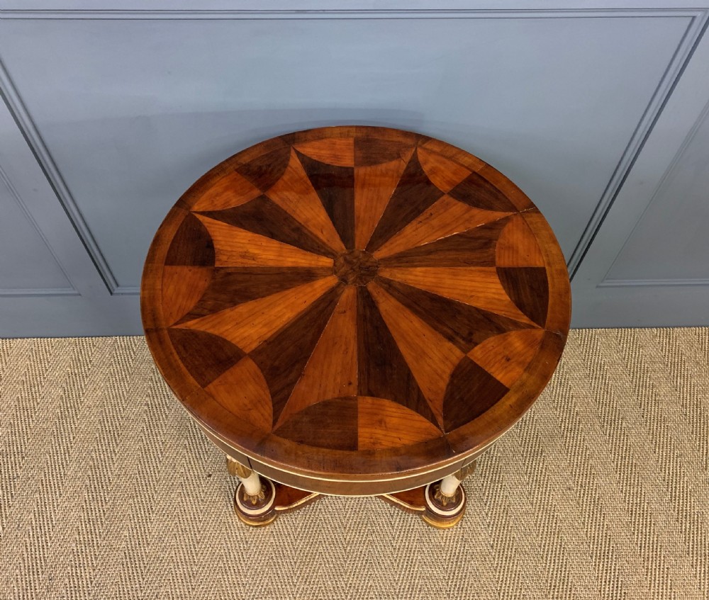 Segmented Top Centre Table View II