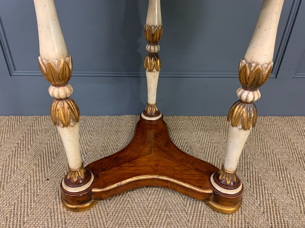 Segmented Top Centre Table View IV