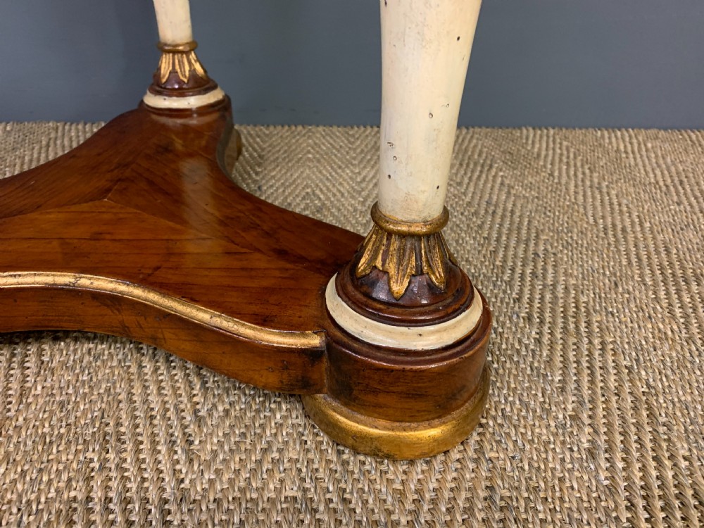 Segmented Top Centre Table View VII