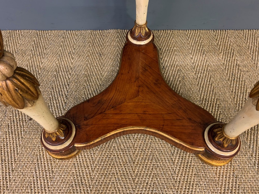 Segmented Top Centre Table View IX