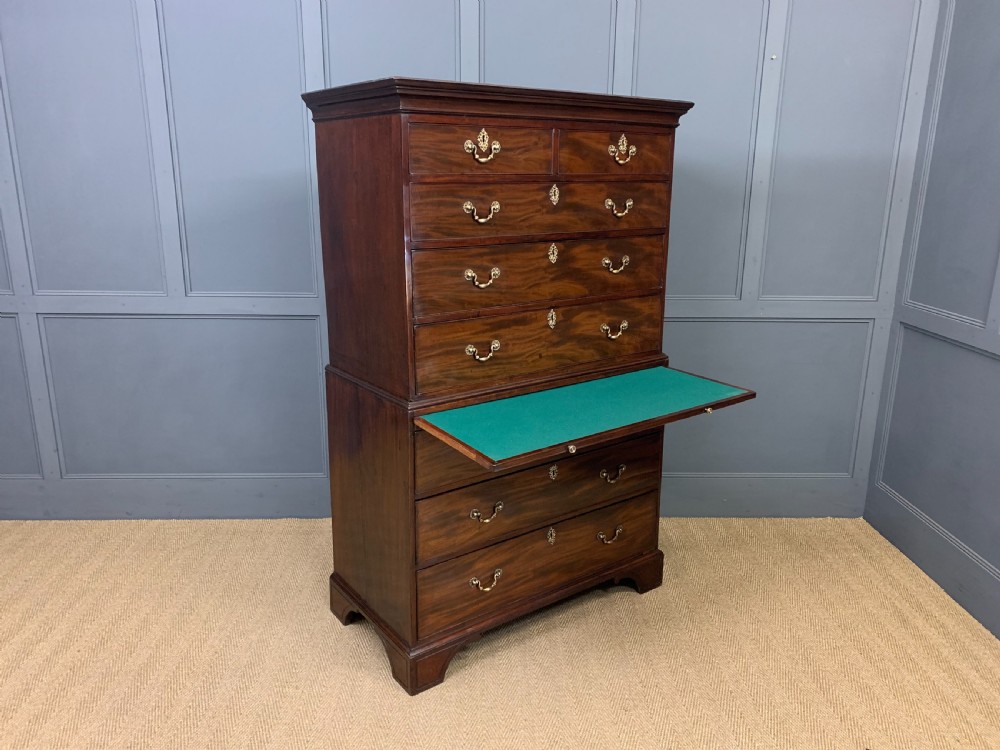 Georgian Mahogany Chest on Chest View III