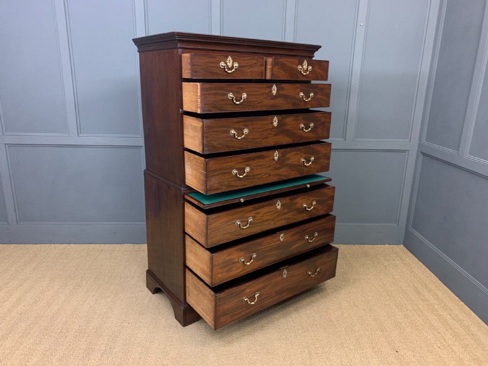 Georgian Mahogany Chest on Chest View IV