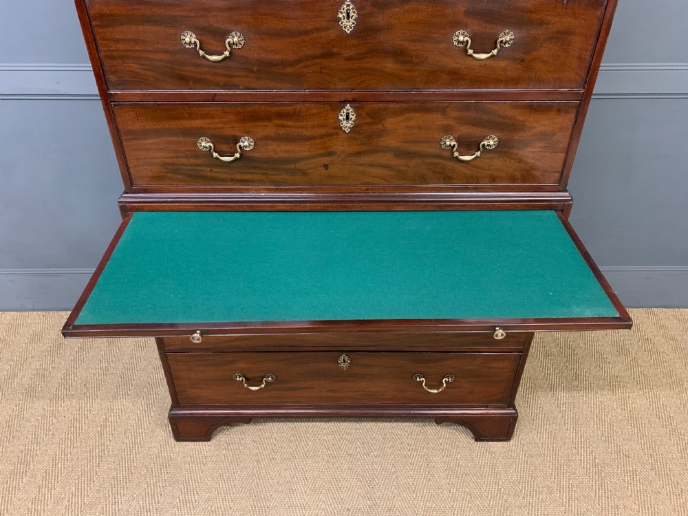 Georgian Mahogany Chest on Chest View X