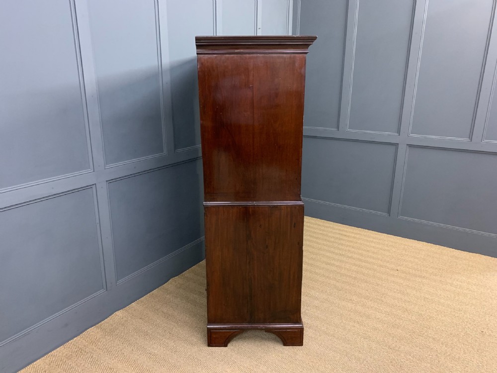 Georgian Mahogany Chest on Chest View XII