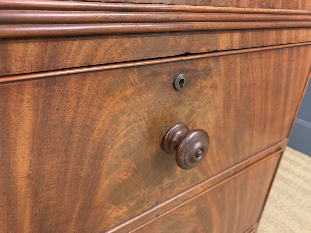 Early 19th Century Flame Mahogany Linen Press View IV