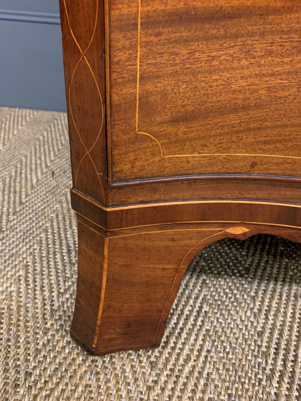Georgian Inlaid Mahogany Serpentine Chest of Drawers View VIII