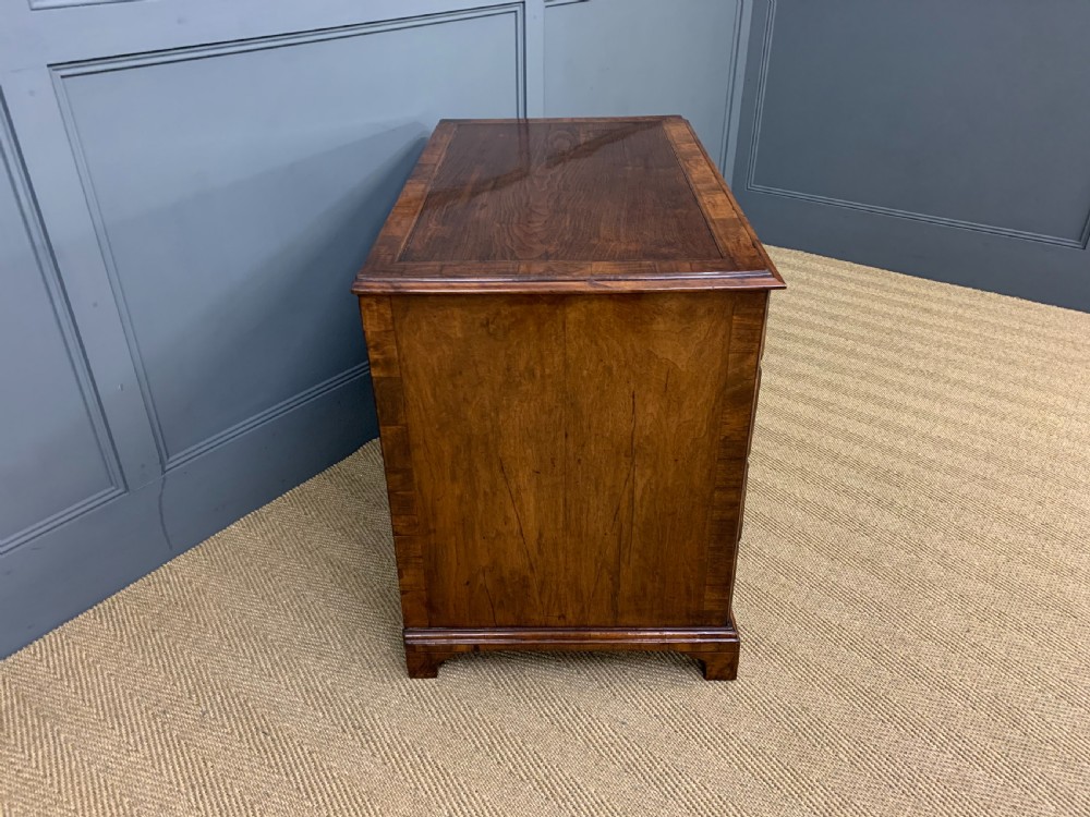 18th Century Burr Walnut Kneehole Desk View X