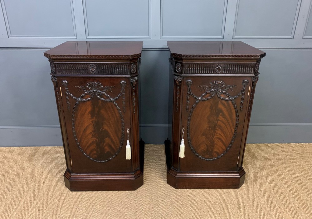 Maple and Co Mahogany Dining Suite View XXII