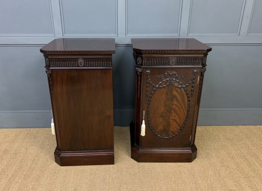 Maple and Co Mahogany Dining Suite View XXV