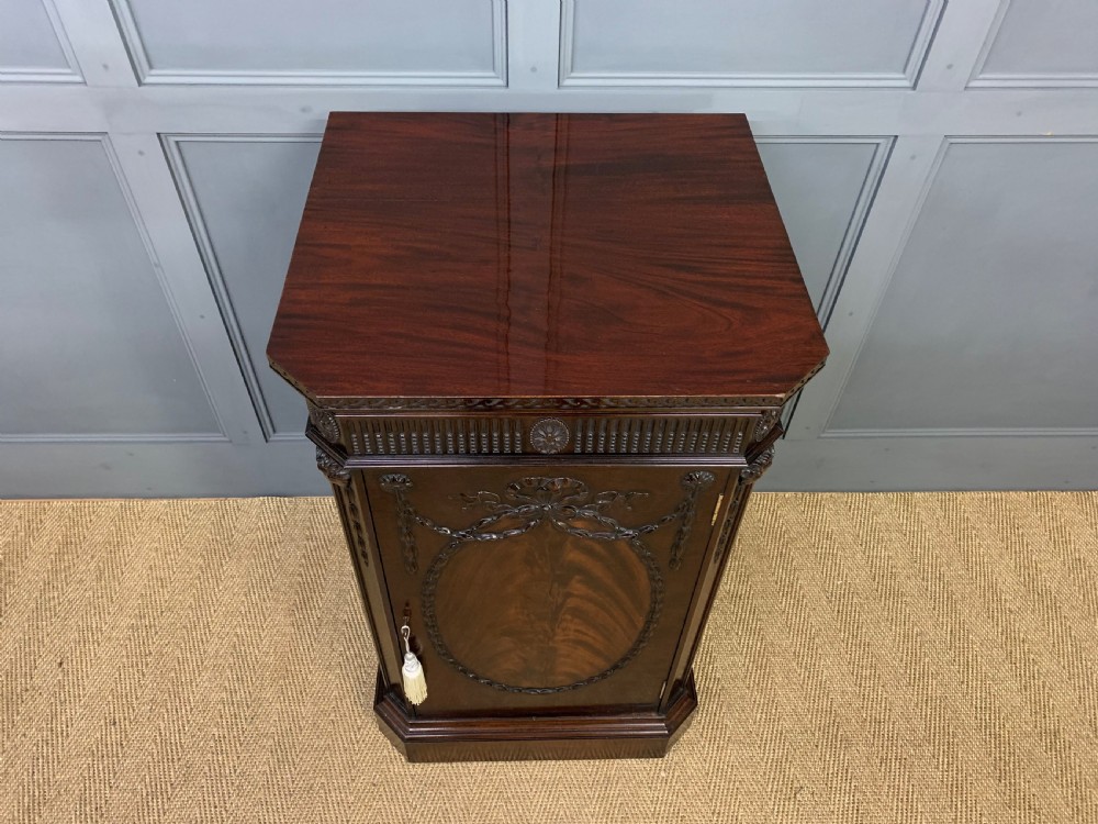 Maple and Co Mahogany Dining Suite View XXIX