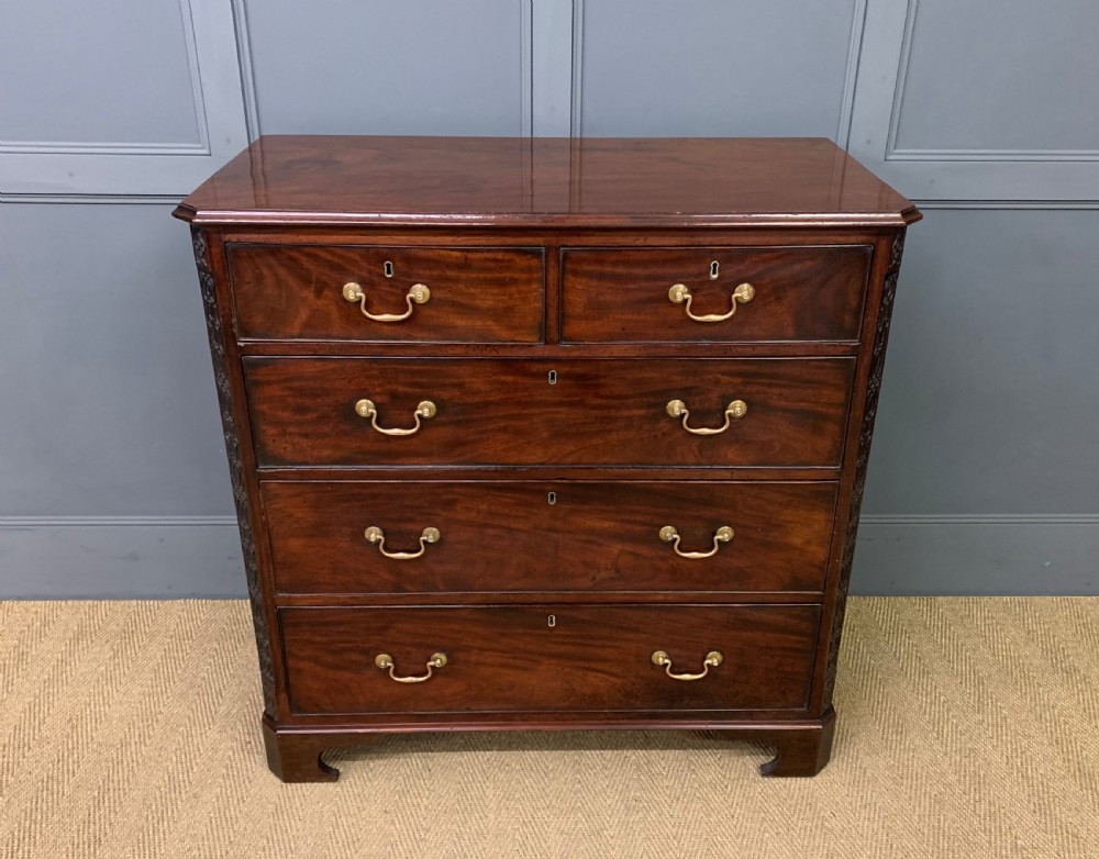 Georgian Mahogany Chest of Drawers