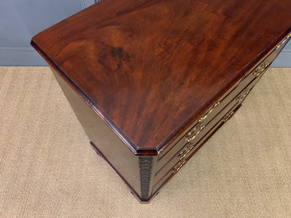 Georgian Mahogany Chest of Drawers View IX