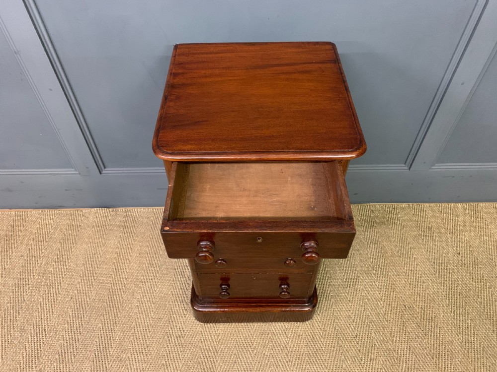 Pair of Victorian Mahogany Bedside Chests View IX