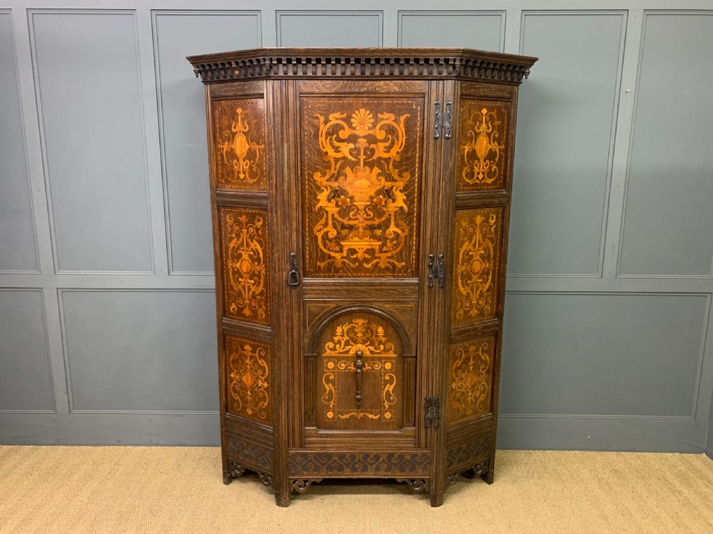 Shapland and Petter Arts and Crafts Hall Robe