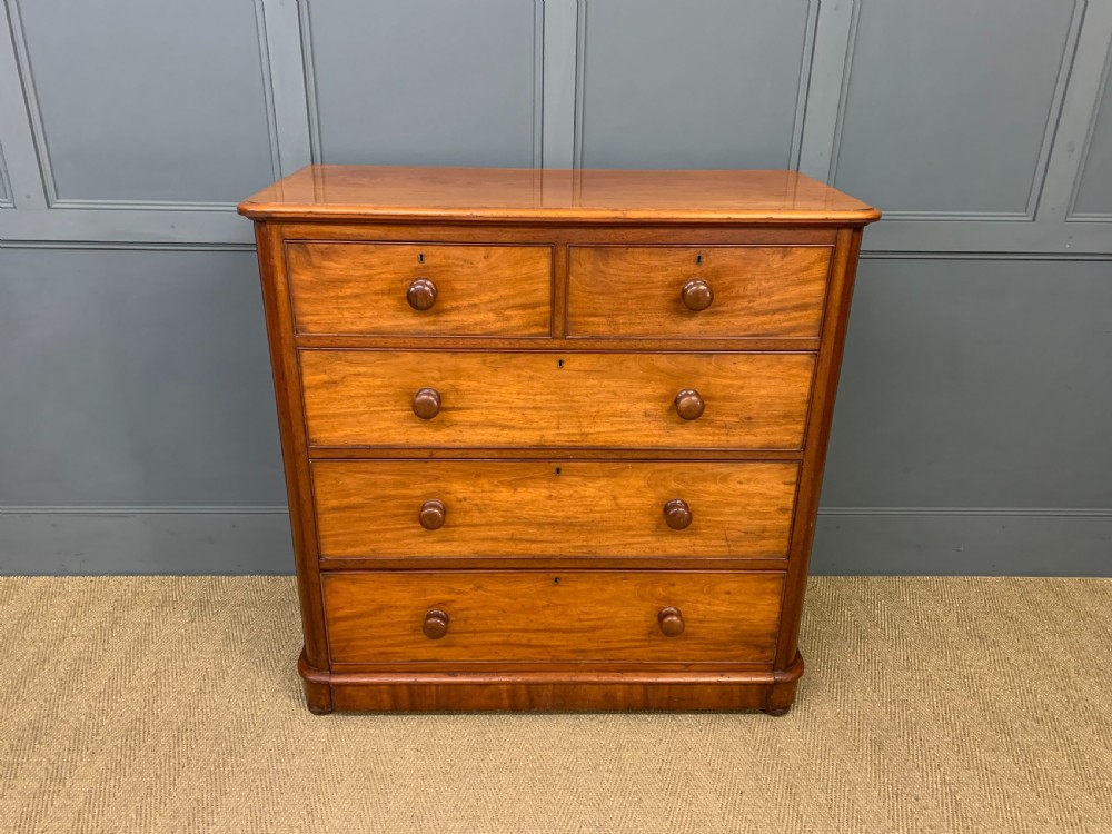 Victorian Mahogany Chest of Drawers