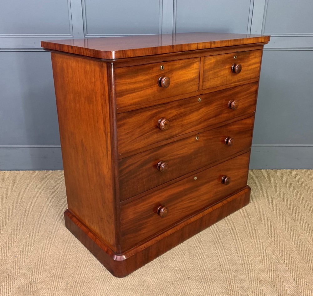 Victorian Mahogany Chest of Drawers