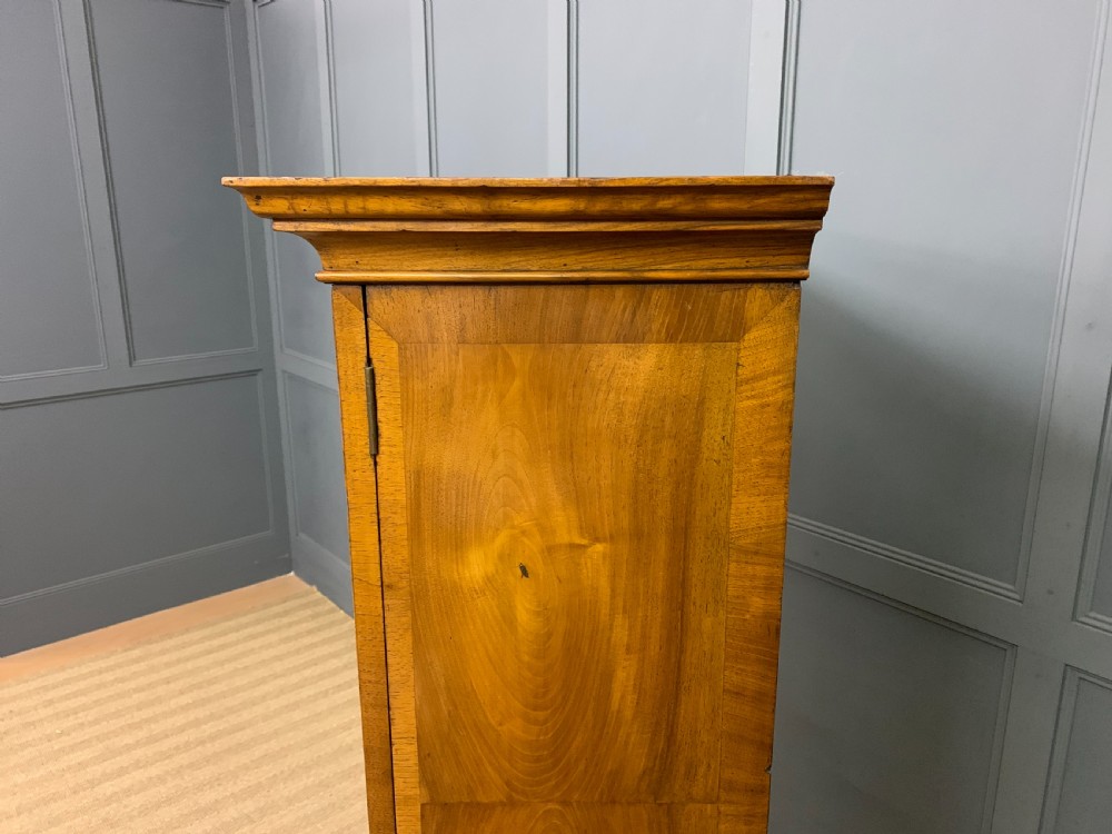 William and Mary Style Burr Walnut Bookcase View XV