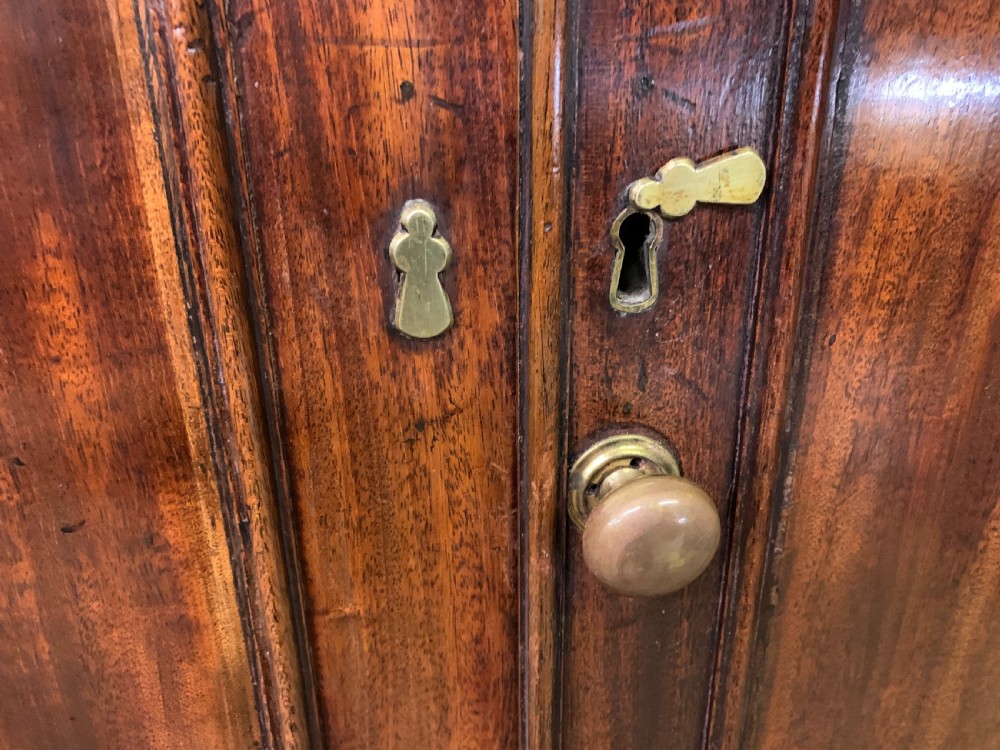 Georgian Mahogany Linen Press View VI