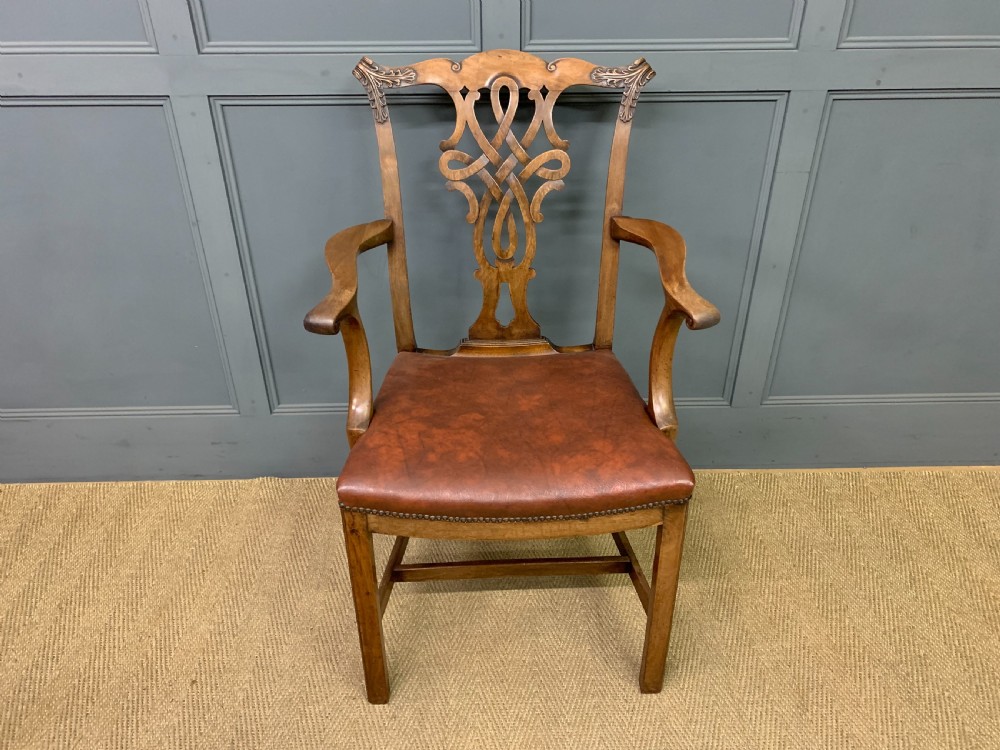 Set of 8 Mahogany Chippendale Style Dining Chairs View XIII