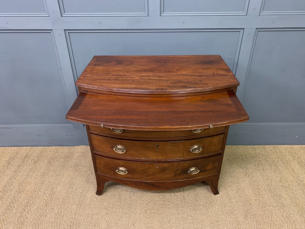 Georgian Mahogany Bow Fronted Bachelors Chest of Drawers View VIII