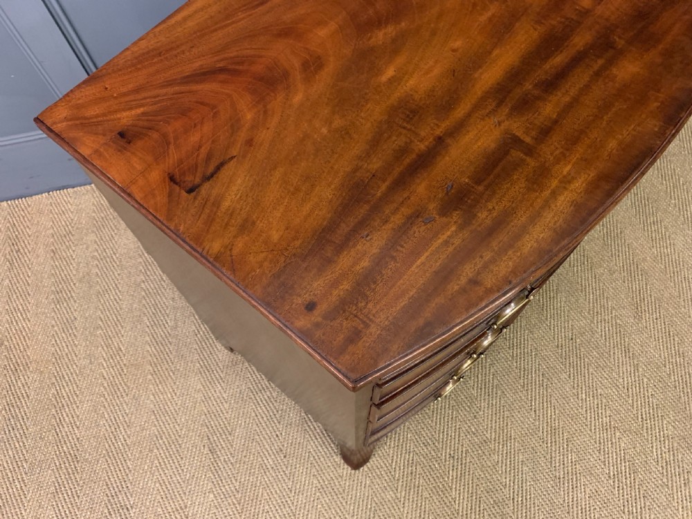Georgian Mahogany Bow Fronted Bachelors Chest of Drawers View XI