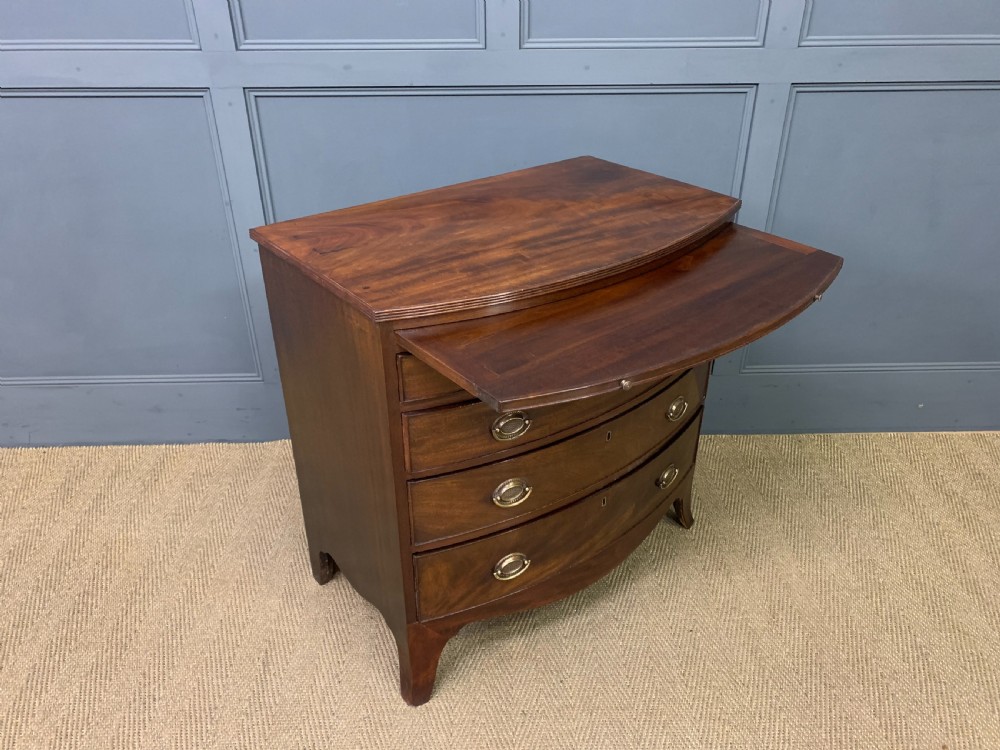 Georgian Mahogany Bow Fronted Bachelors Chest of Drawers View XII