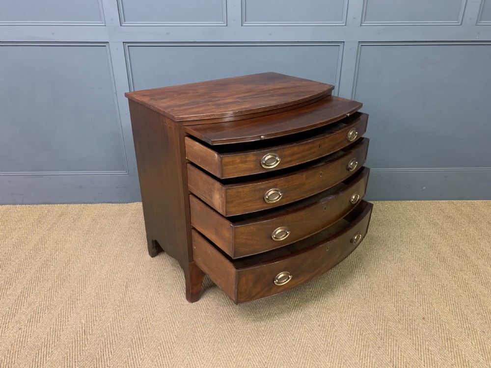 Georgian Mahogany Bow Fronted Bachelors Chest of Drawers View XIII
