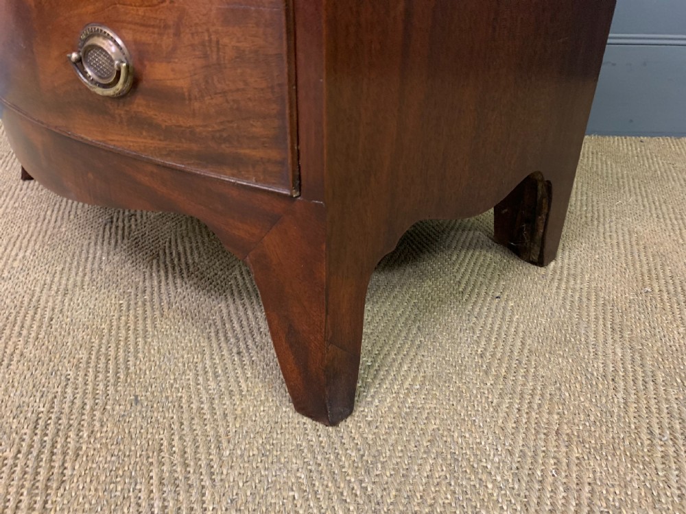 Georgian Mahogany Bow Fronted Bachelors Chest of Drawers View XV