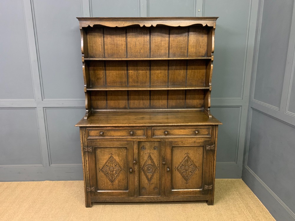 Ipswich Oak Dresser View II