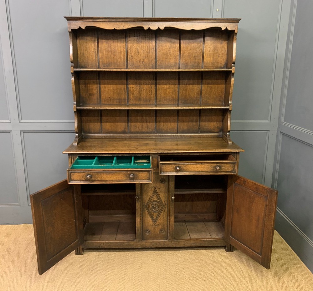 Ipswich Oak Dresser View X