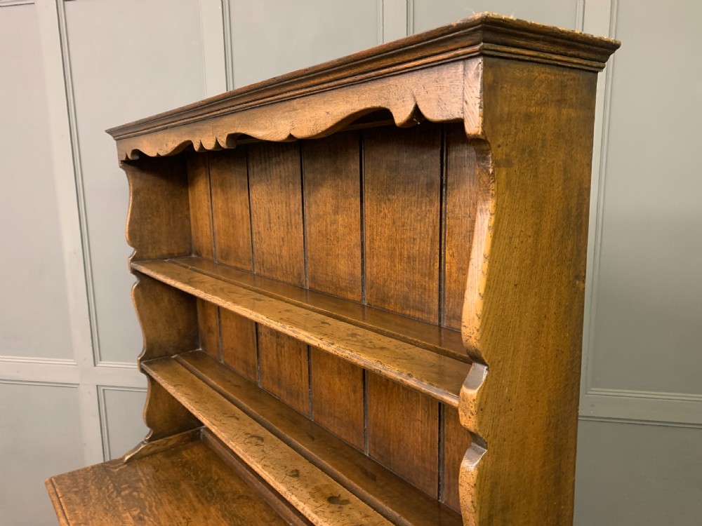 Ipswich Oak Dresser View XVII