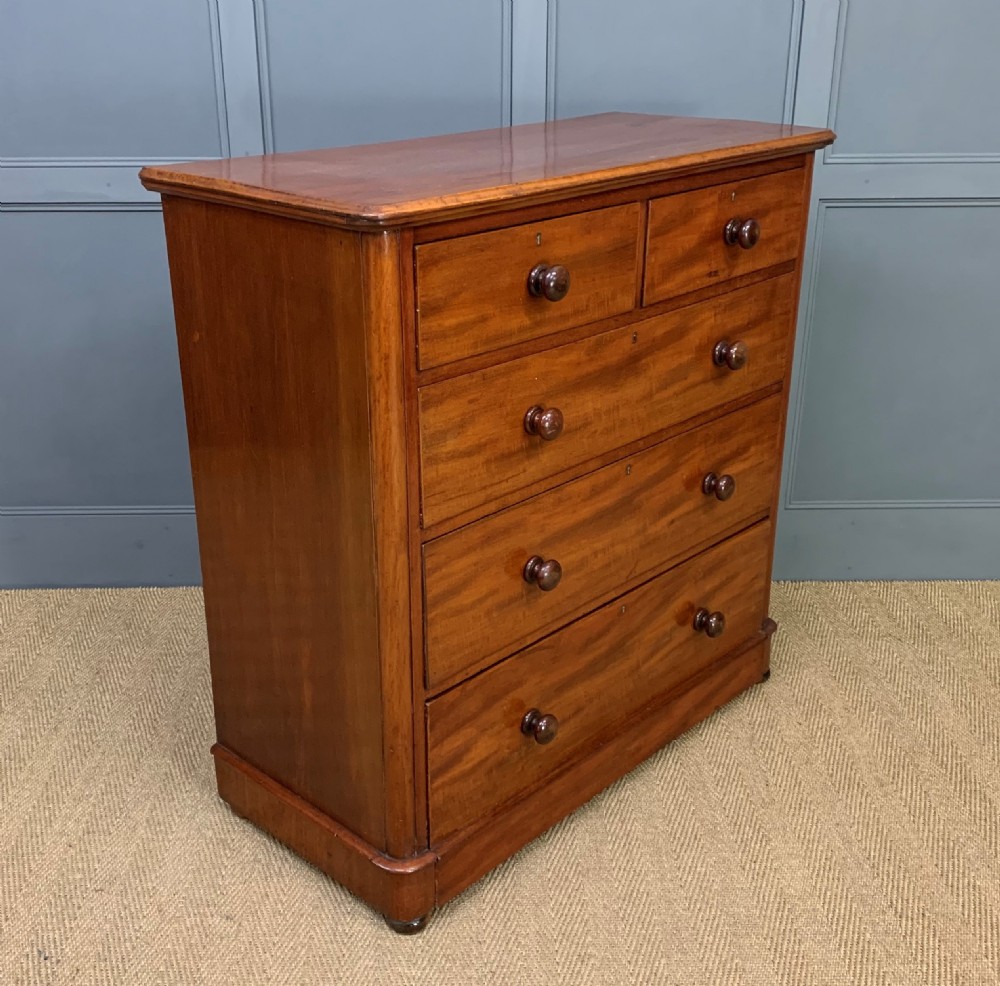 Victorian Mahogany Chest of Drawers