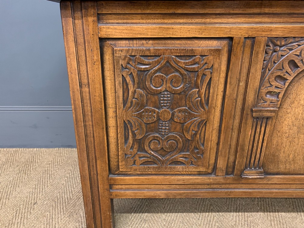 Ipswich Oak Coffer View IV
