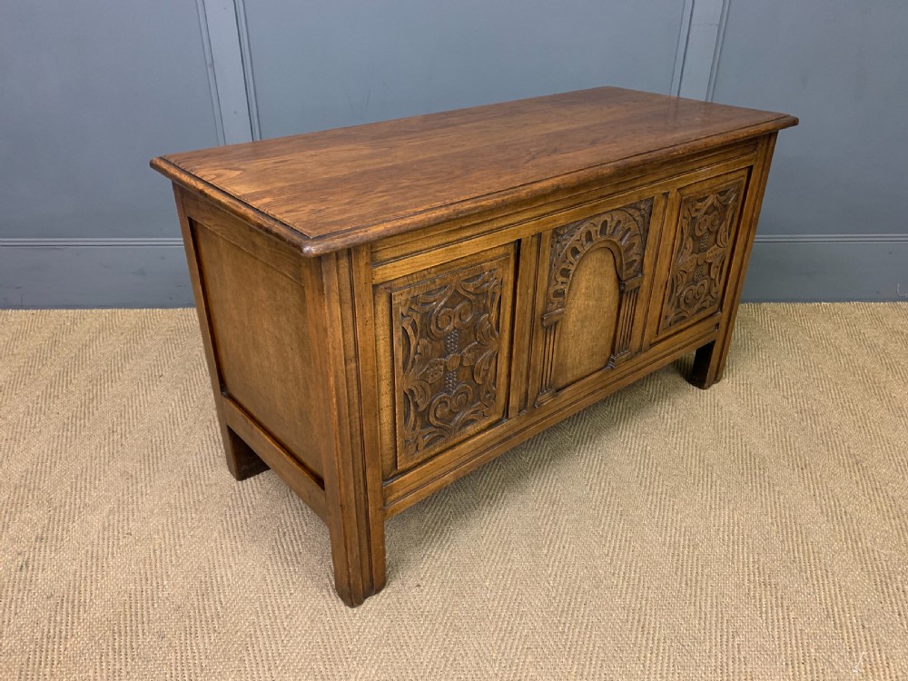 Ipswich Oak Coffer View VIII