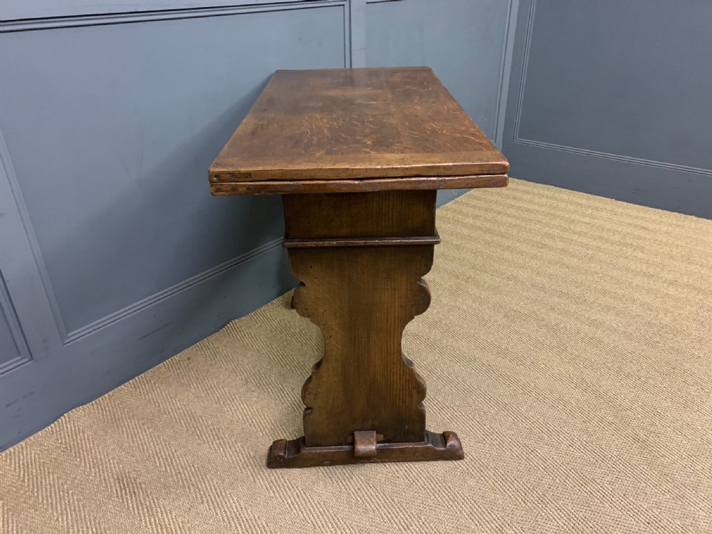 Ipswich Oak Side Table View VII