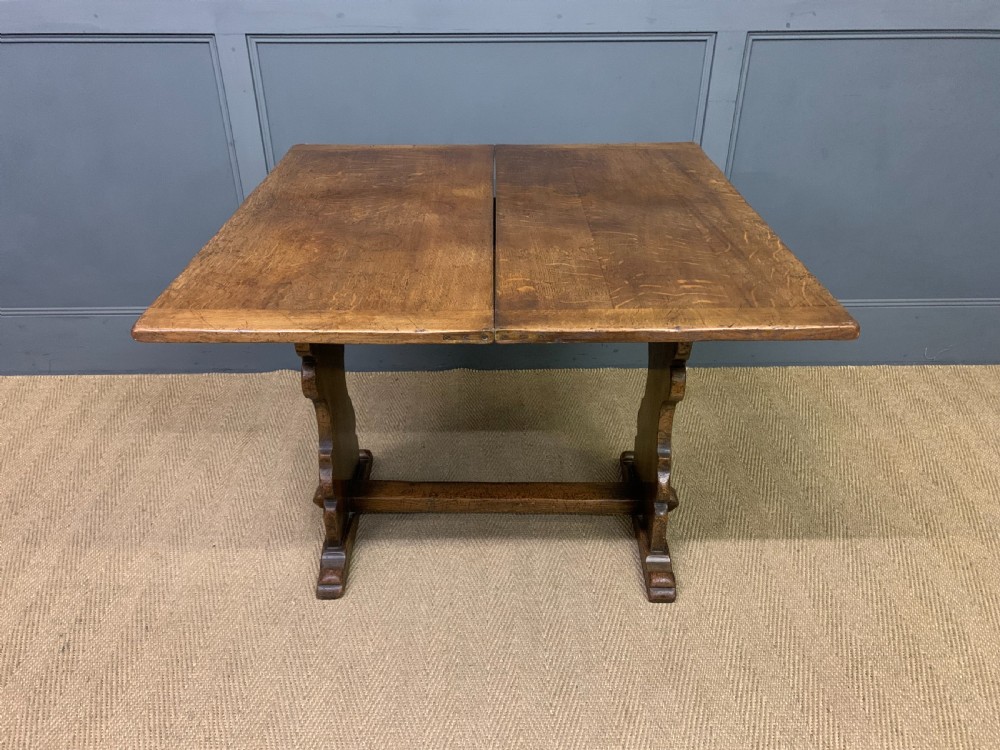 Ipswich Oak Side Table View X