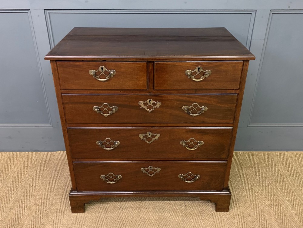 Georgian Mahogany Bachelors Chest