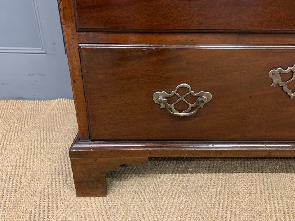 Georgian Mahogany Bachelors Chest View V